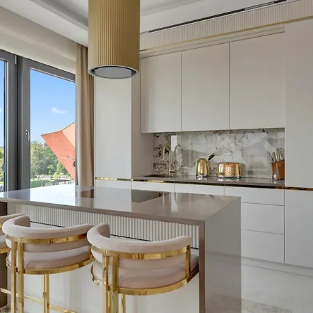 Blue Mandarin Riverside Premium Ii Sauna & Gym *