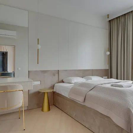 Blue Mandarin Riverside Premium Ii Sauna & Gym