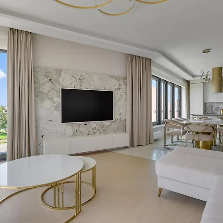 Blue Mandarin Riverside Premium Ii Sauna & Gym Apartmán *